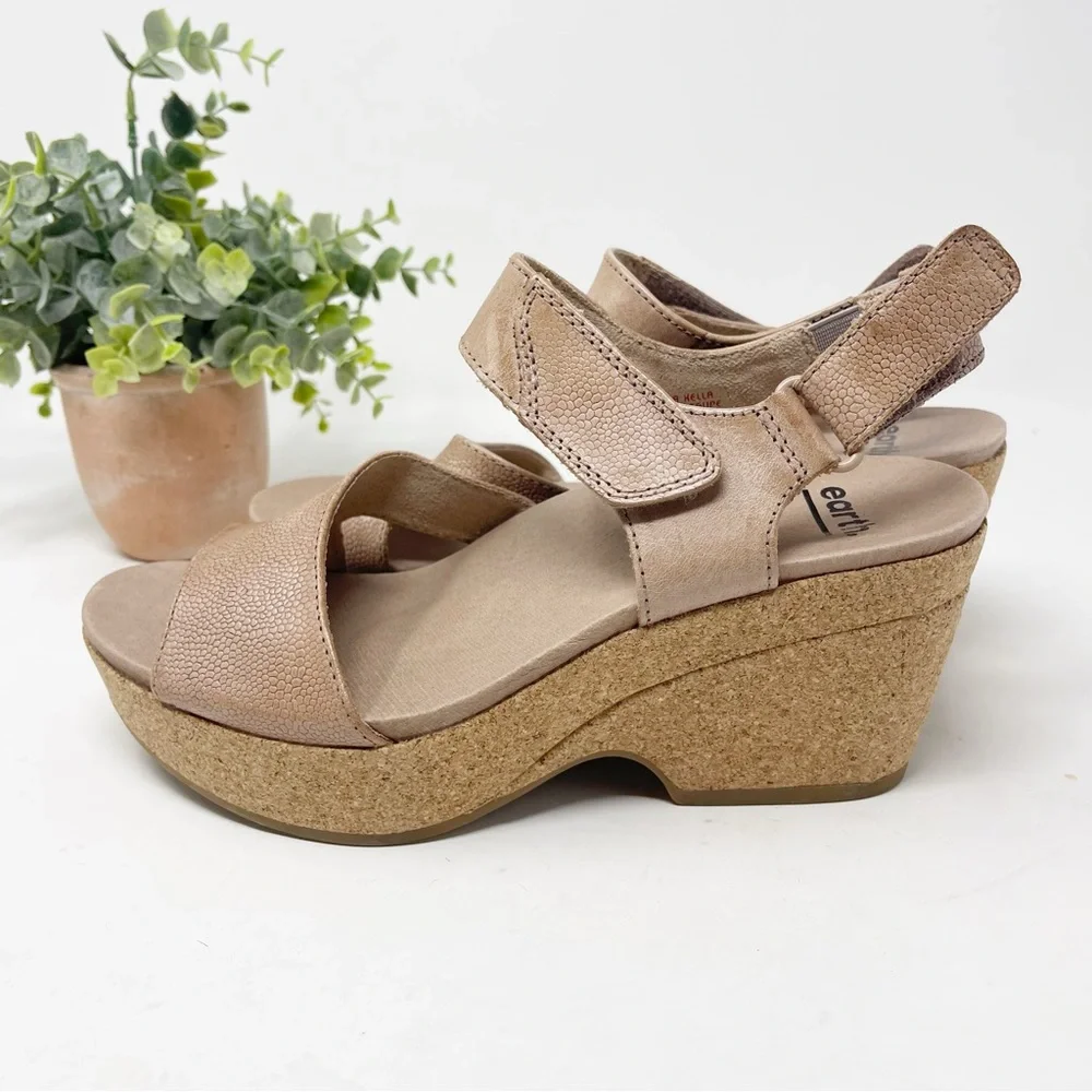 Earth Khaya Kella Leather Platform Sandals Sapphire Taupe